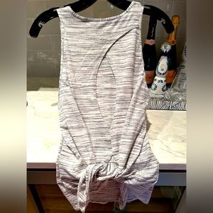 Lululemon tank, size 6